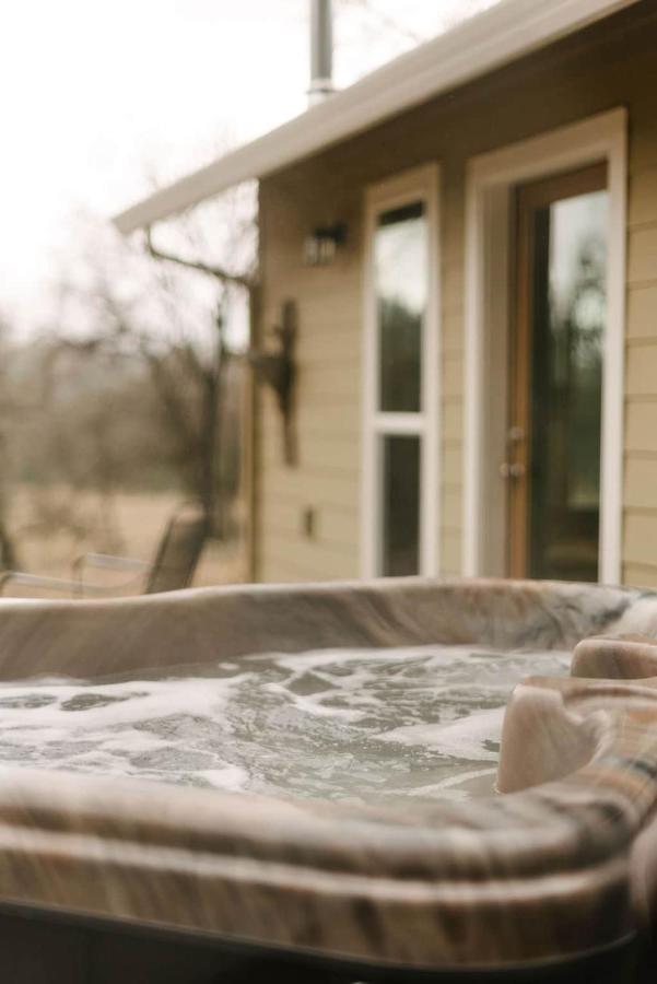 Red Tail Ranch Bed & Breakfast Гроувланд Екстериор снимка