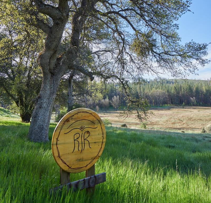 Red Tail Ranch Bed & Breakfast Гроувланд Екстериор снимка
