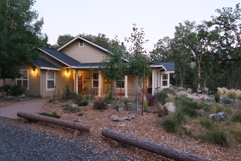 Red Tail Ranch Bed & Breakfast Гроувланд Екстериор снимка